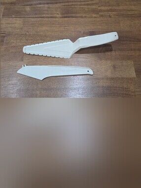 Vtg Tupperware Cake Server & Cheese Cutter Spreader
